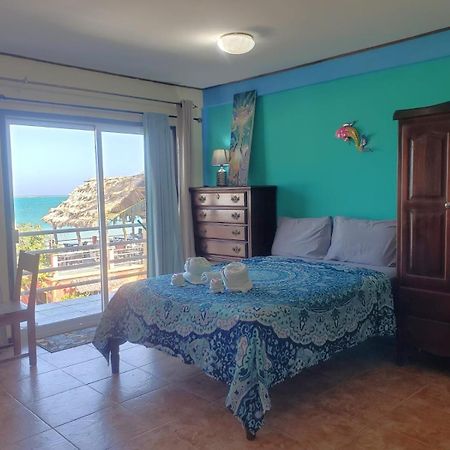 Beach Club Condos At Popeyes Caye Caulker Bagian luar foto