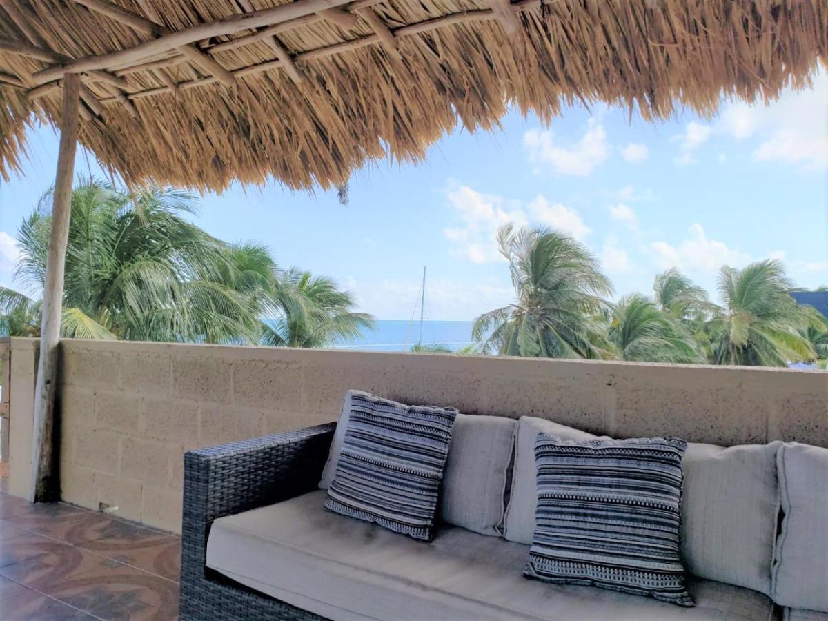 Beach Club Condos At Popeyes Caye Caulker Bagian luar foto