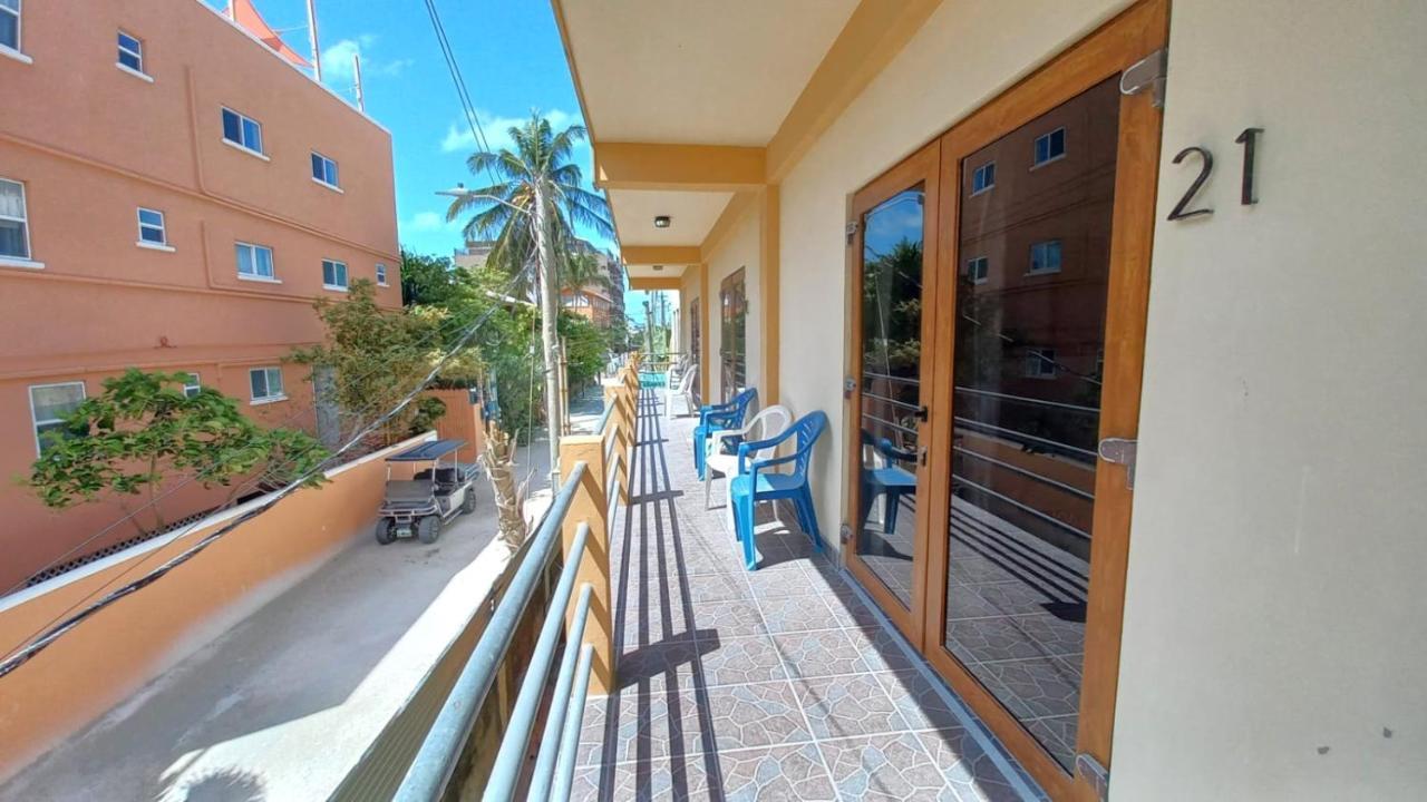 Beach Club Condos At Popeyes Caye Caulker Bagian luar foto