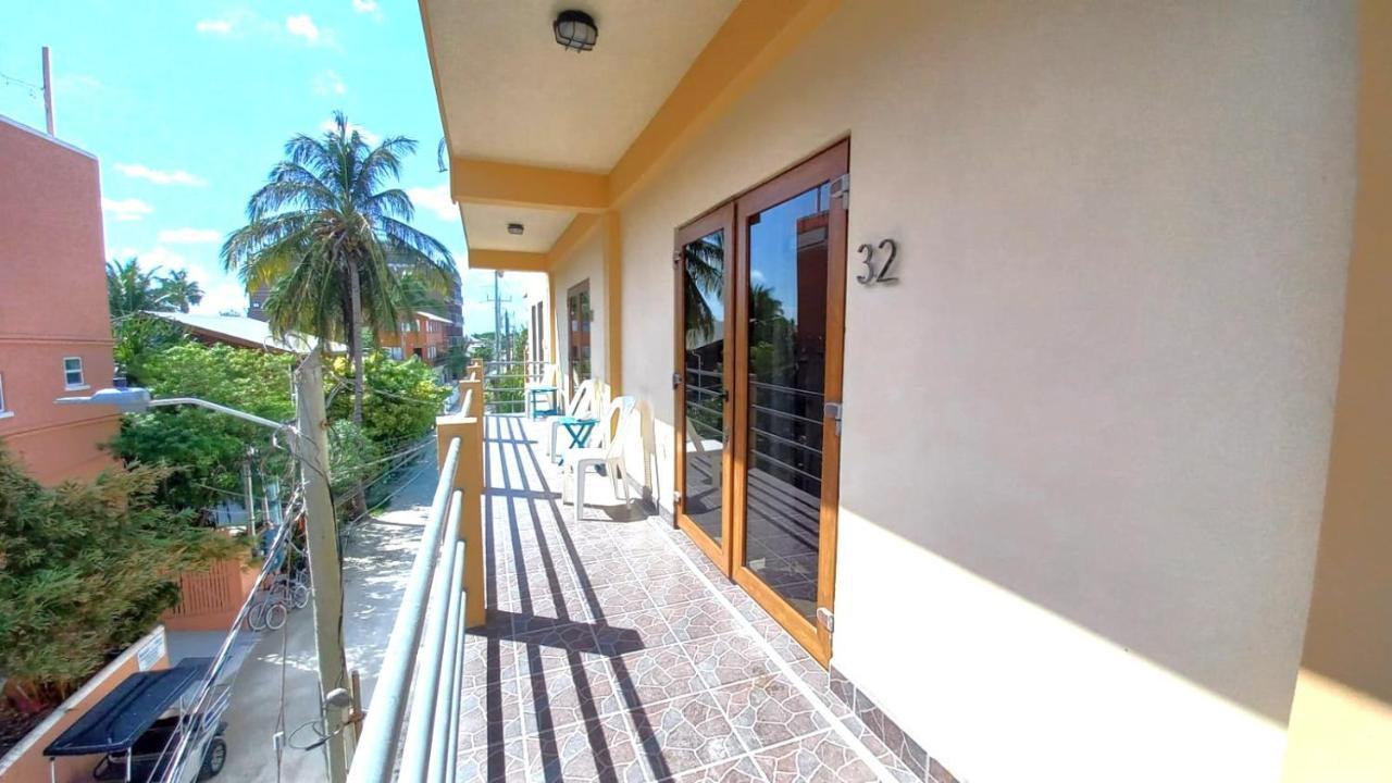 Beach Club Condos At Popeyes Caye Caulker Bagian luar foto