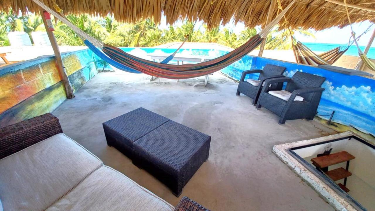 Beach Club Condos At Popeyes Caye Caulker Bagian luar foto