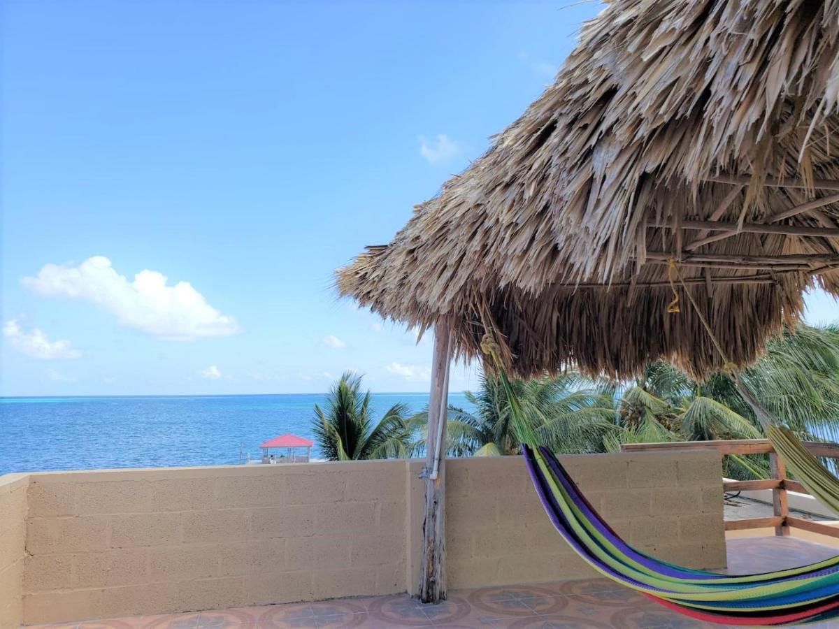 Beach Club Condos At Popeyes Caye Caulker Bagian luar foto