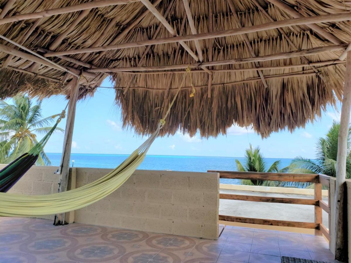 Beach Club Condos At Popeyes Caye Caulker Bagian luar foto