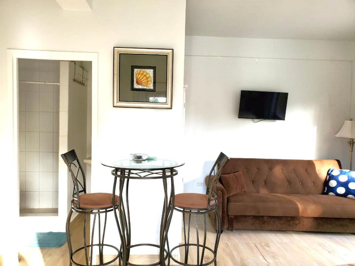 Beach Club Condos At Popeyes Caye Caulker Bagian luar foto