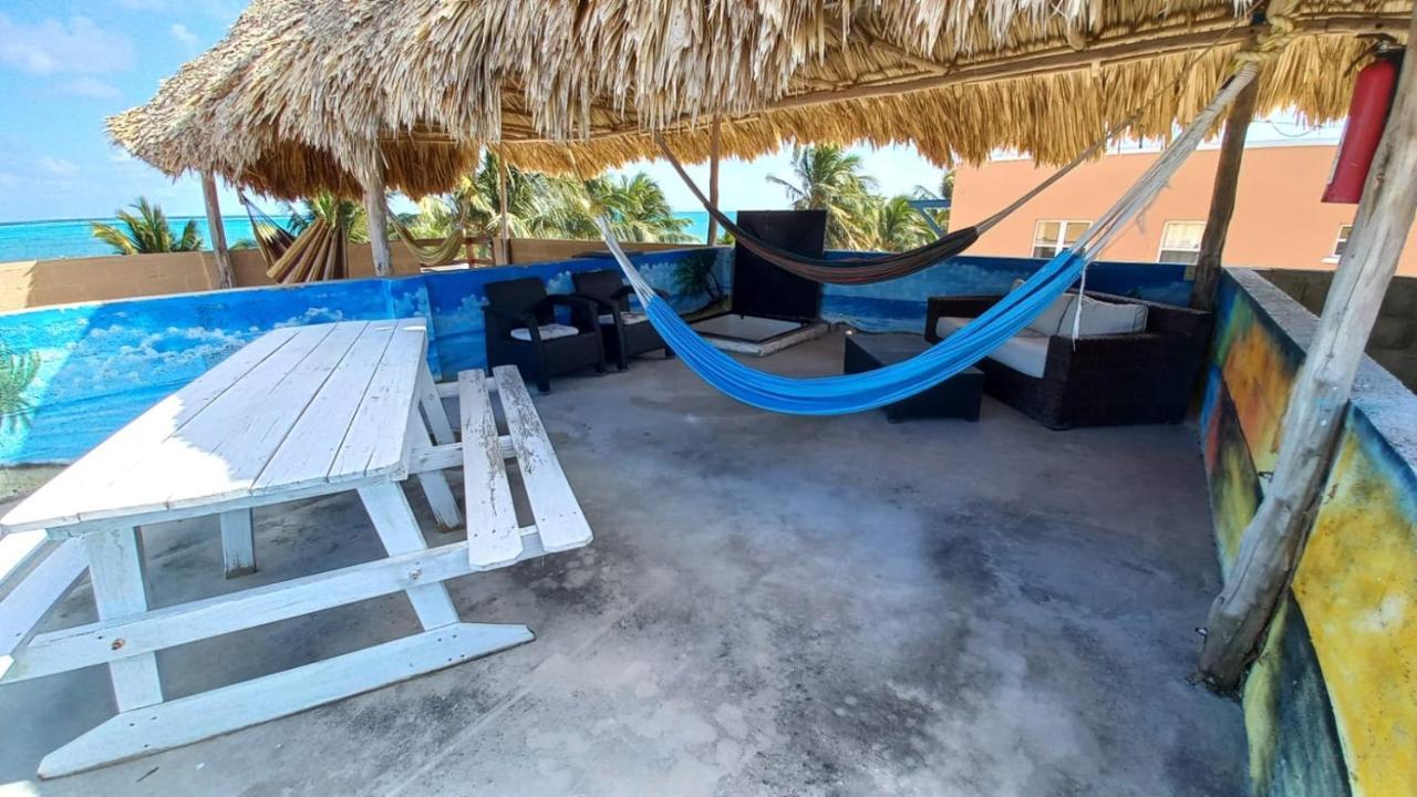 Beach Club Condos At Popeyes Caye Caulker Bagian luar foto