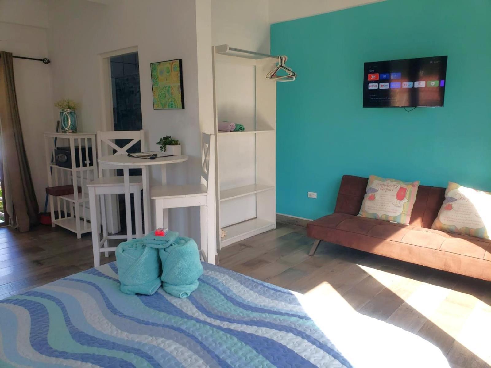 Beach Club Condos At Popeyes Caye Caulker Bagian luar foto